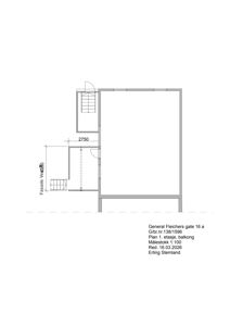 Fasadetegning som viser bygningens utvendige profil, inkludert trapp og balkong med mål.