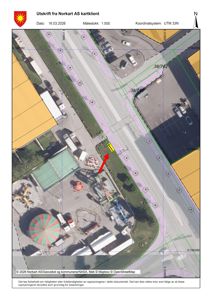 Kartutsnitt (flyfoto) med overlagte grønnlinjer som viser eiendomsgrenser og arealer.