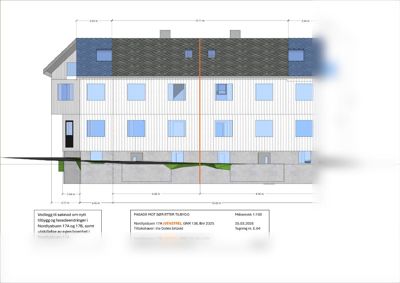 Fasadetegning som viser oppriss av bygningens yttervegg, vinduer, tak og grunnmur med mål og detaljer.