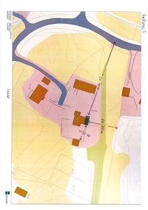 Situasjonsplan som viser tomtens form, beliggenhet i forhold til veier og nabolag, samt plassering av bygninger.