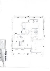 Etasjeplan (1. etasje) med romfordeling, mål, og innredningssymboler.