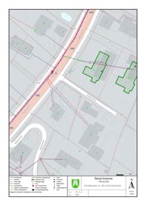 Situasjonsplan som viser tomtens plassering i forhold til nabolag, veier og infrastruktur (vann, avløp, strøm).