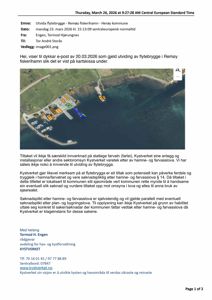 Satellittbilde eller flyfoto av en flytebrygge i Herøy kommune, inkludert en blå pil som viser en planlagt utvidelse.