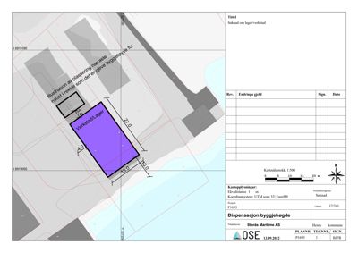 Situasjonsplan som viser plassering av et nytt bygg (verksted/lager) i forhold til eksisterende bygninger og eiendomsgranser.