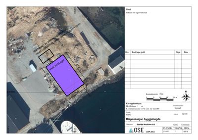 Situasjonsplan som viser tomtens beliggenhet, eksisterende bygninger og et foreslått bygg (markert lilla) med mål.