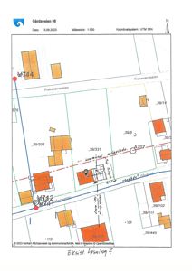 Situasjonsplan som viser tomtegrenser, eksisterende bygninger, veier (Gårdsveien, Fiskeværsvelen) og vannledningsnett for Gårdsveien 98.