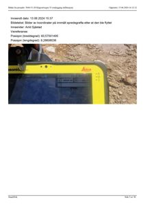 Fotografi av en Leica GPS-mottaker som viser koordinater for en spredegrøft.