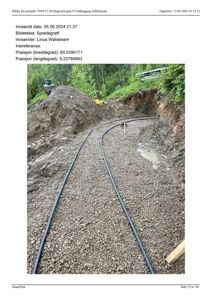 Fotografi av en utgravd spredegrøft med installerte rør i et byggeprosjekt.