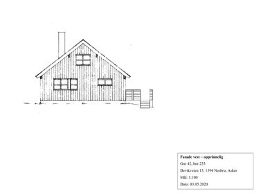 Tegning som viser fasaden mot vest for en hytte, inkludert vinduer, takform og trapp opp til veranda.