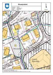 Situasjonskart som viser eiendomsforhold, bygninger og vegnett i området Devikveien 15.