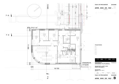 Etasjeplan for en ny kontorsone (Plan 1 NY FRYS KONTOR) som viser romfordeling, mål og standarder.