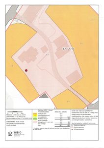 Gårdsplan (tomtekart) som viser arealbruk, markslag og eiendomsgrenser for eiendommen 37/2/0.