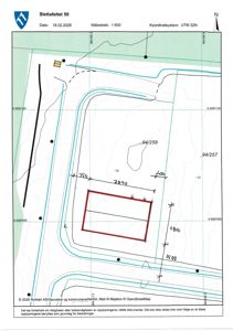 Situasjonsplan for Slettafeltet 50 som viser tomtens grenser, bygningens plassering, veier og høydemålinger.