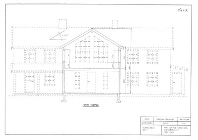 Snittegning (snitt) av en bygning, som viser konstruksjonen og høyder.