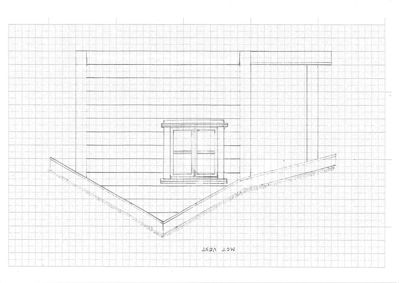 En håndtegnet fasadetegning (opprikk) av en bygning sett fra vest (MOT VEST). Tegningen viser takform, vindusoppsett og fasadens utforming.