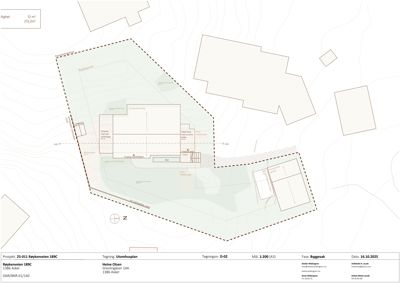 Situasjonsplan (tomteplan) som viser bygningers plassering, tomtegrenser og terrengforhold.