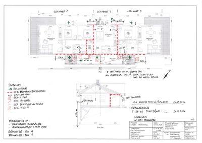 Etasjeplan for en bolig med tre leiligheter (1, 2 og 3), inkludert romfordeling, dører, vinduer og tekniske notater om glassareal og vinduskrav.