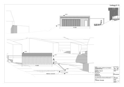 Fasadetegning som viser oppriss av en garasje med detaljer om fasadematerialer, høyder og innvendig plassering.