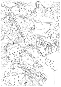 Situasjonsplan som viser tomtens beliggenhet i forhold til nabolag, veier, jernbanespore og terrengforhold (konturlinjer).