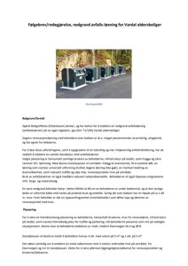 Fotografi av en nedgravd avfalls-løsning med fire beholdere plassert på et asfaltert område.