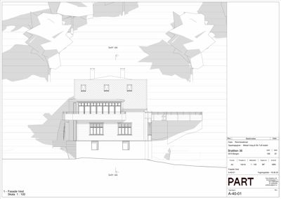 Fasadetegning av bygningens vestside med oppriss, vinduer og trapp.