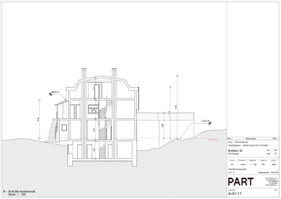 Snittegning (tverrsnitt) av en eksisterende bygning som viser romfordeling, trapper og høyder.