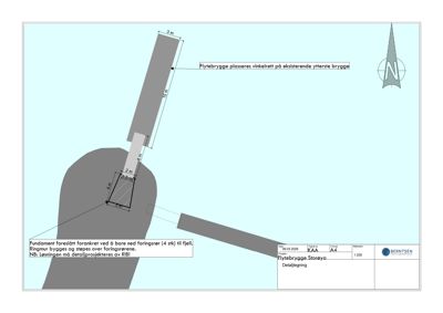Detaljtegning som viser plassering og dimensjoner for en flytebrygge i forhold til eksisterende brygge og fjell.
