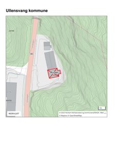 Kart over Ullensvang kommune med topografiske linjer, vei (Jonavegen) og en markert bygning (Rivast).