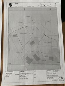 Situasjonsplan (delingskart) som viser tomtedeling, arealoppdeltning og grenser for eiendommen.