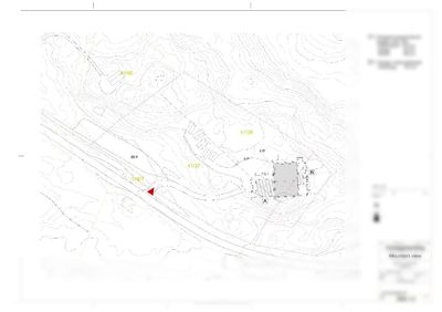Situasjonsplan som viser tomtens beliggenhet, høydeforhold (konturlinjer), nabotomter og plassering av bygninger.