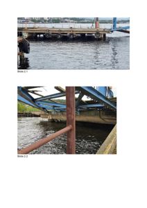 Fotografier av en kai eller brygge med tilhørende konstruksjon og vann.