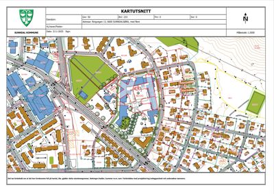 Situasjonsplan (kartutsnitt) som viser eiendomsnummer, adresse og bygningsplassering i forhold til nabolag.