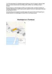Situasjonsplan som viser plassering av en ny bygning (Turisbua) i forhold til eksisterende bygninger og terrengforhold.