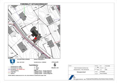 Forenklet situasjonskart som viser tomtens beliggenhet, eiendomsgrenser, vei, og nabobebyggelse.