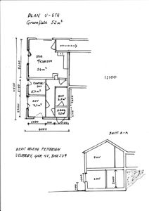 Bildet viser en håndskrevet etasjeplan (PLAN U-ETG) med romfordeling, mål og areal, samt en snittegning (SNITT A-A) av bygningen.