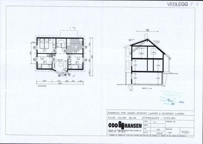 Bildet viser en tegning med etasjeplan (2.etasje) og et snitt (Snitt A-A) av en bygning.
