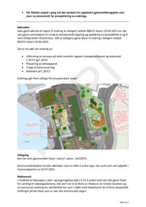 Situasjonsplan som viser bygningenes plassering, uteområder, trapper og rekkeverk i forhold til kommunal veg.