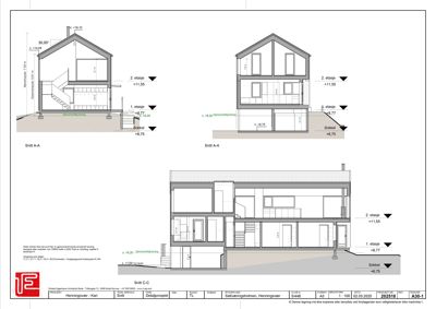Bildet viser snittegninger (Snitt A-A og Snitt C-C) av en bolig, som illustrerer bygningens tverrsnitt, etasjer, høyder og konstruksjonsdetaljer.