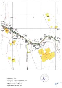 Situasjonsplan som viser tomt, eiendomsgrenser (gamle og nye), gjerder og tilstøtende infrastruktur.