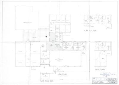 Etasjeplan for tekniske rom og tilhørende rom i Gamleskolen, inkludert hovedplan og detaljer for scene og tilføyde rom.