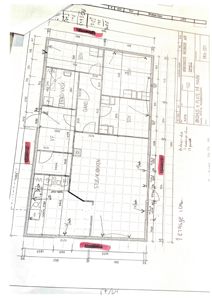 Etasjeplan (1. etasje) for en bolig med romfordeling, mål og utstyr.