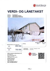 Fotografi av en enebolig i snø, tatt 25.04.2018 kl. 09:44.