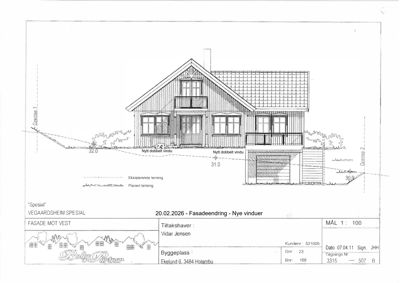 Fasadetegning av en bolig sett fra vest, som viser vinduer, balkonger, tak og terrengforhold.