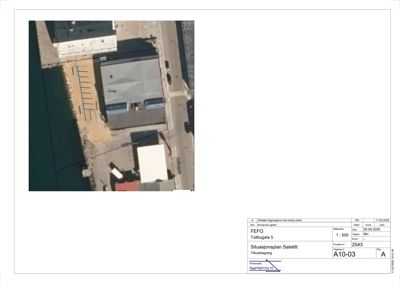 Situasjonsplan (Satellitt) som viser tomtens beliggenhet, grenser og nabolag.