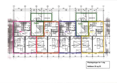 Plantegning for første etasje av en flerboligbygning (Hellåsen 20 og 22) med romfordeling, fellesarealer og leilighetsnummer.