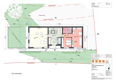 Etasjeplan for underetasjen av en bolig, som viser romfordeling, stue, kjøkken, soverom og bad.