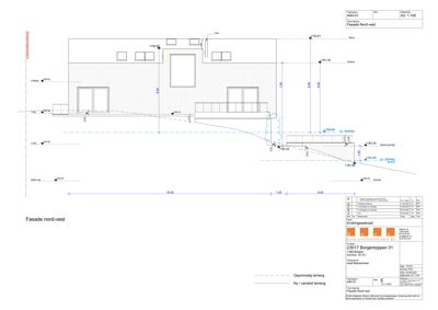 Fasadetegning som viser bygningens utseende sett fra nord-vest, med høydeangivelser og terrengforhold.
