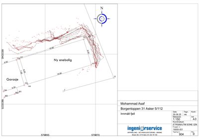 Situasjonsplan som viser tomtens form, grenser, og plassering av en garasje og en ny enebolig med målinger.