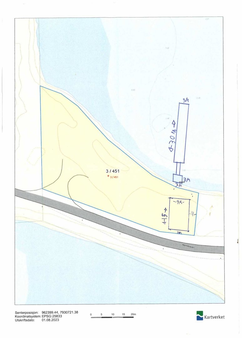 Situasjonsplan som viser eiendomsnummer 3/451, eiendomsgranser, topografi og en planlagt bygning med angitte mål.