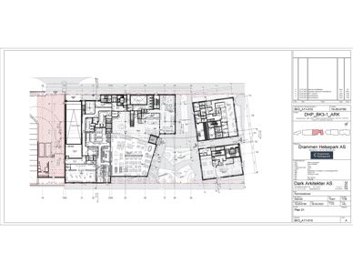 Etasjeplan (Plan 01) som viser romfordeling, veggposisjon og mål for et plan i bygningen.